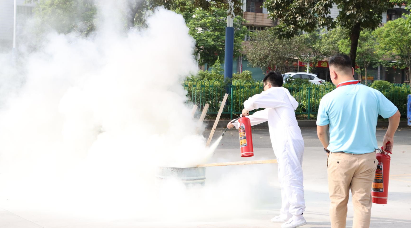 開(kāi)展消防演習(xí)，筑牢安全防線(xiàn) 